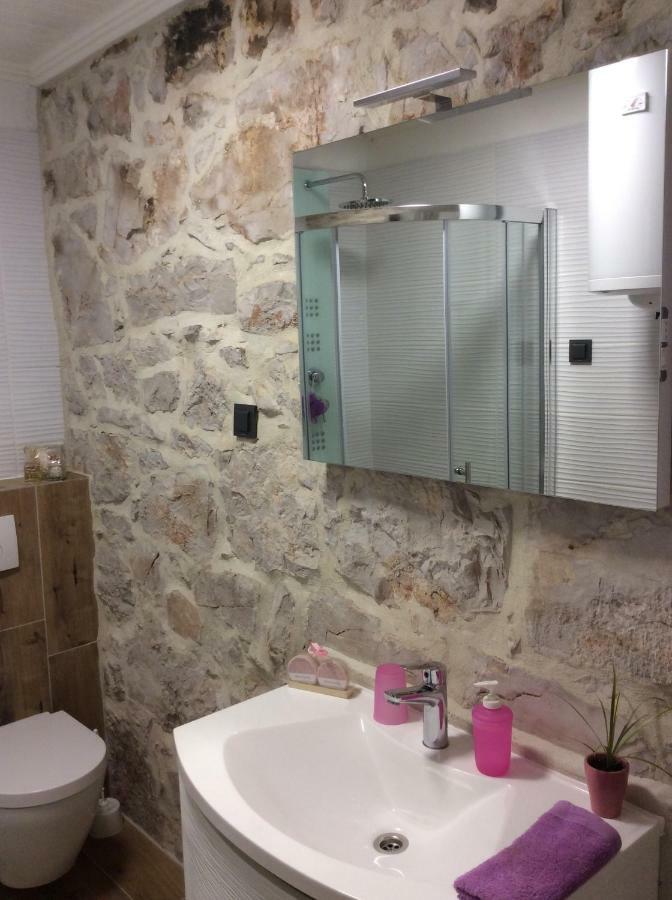 Apartment Karla Snb Lozovac Exterior foto