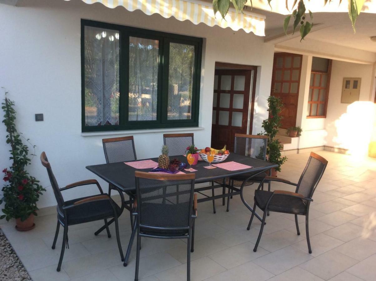 Apartment Karla Snb Lozovac Exterior foto